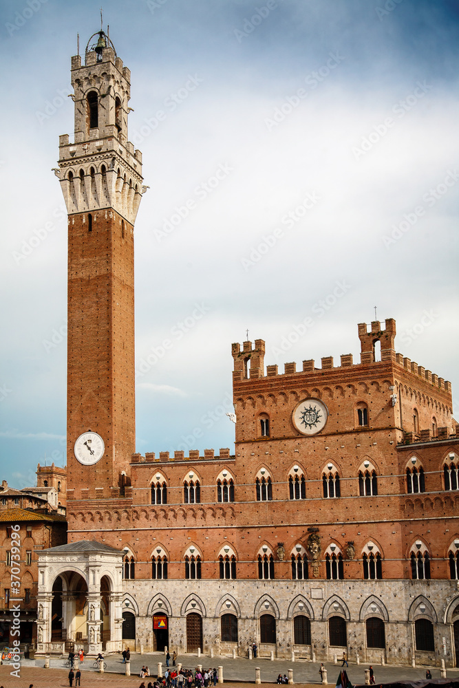 Palazzo Pubblico and Torre del Mangia in Piazza del Campo, Siena, Italy