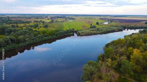 Fototapeta Naklejka Na Ścianę i Meble -  View of the Desna River near the city of Chernigov.
The Desna River originates in Russia and flows into the Dnieper near Kiev.
