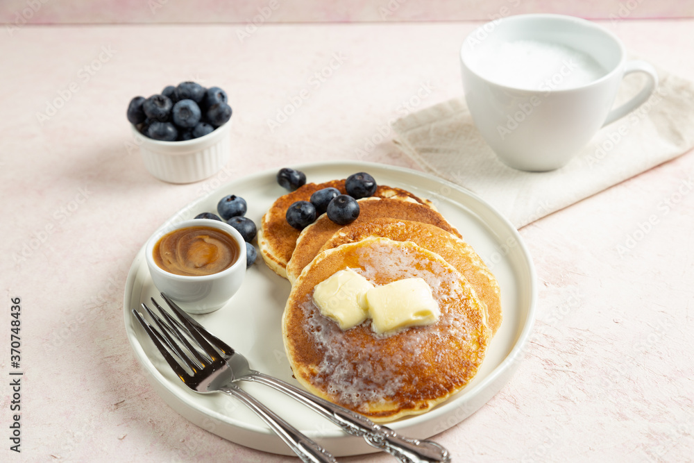 pancake with berries pancake with berries