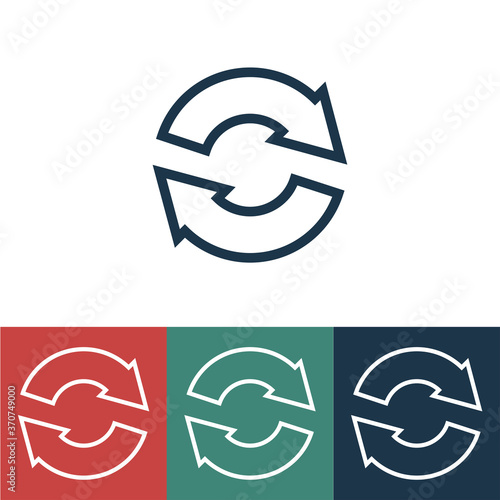 Linear vector icon with move in circle
