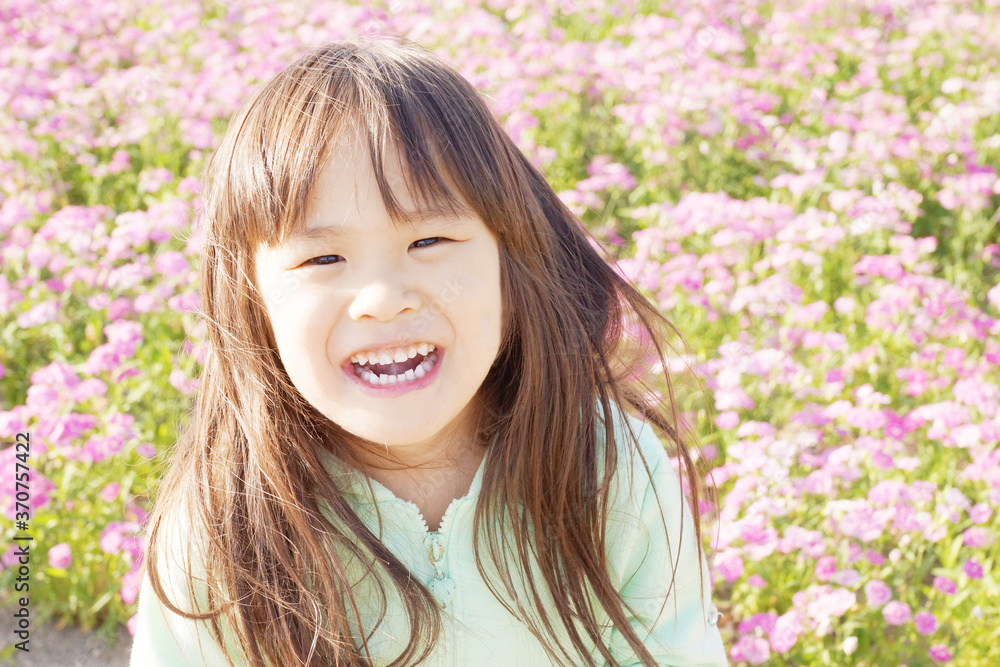 花畑の子供 花畑の子供