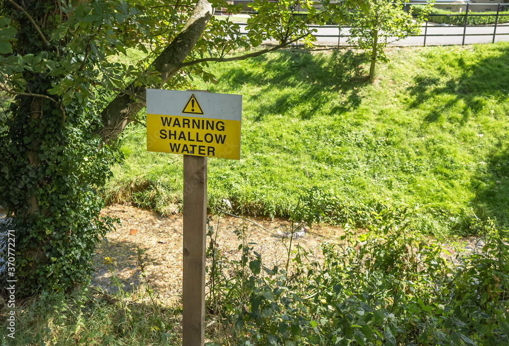 Warning Shallow Water Warning Shallow Water