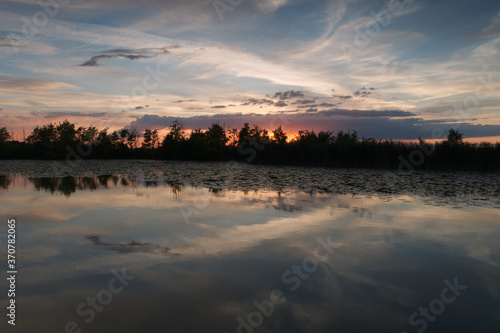 Spiegelglatter See