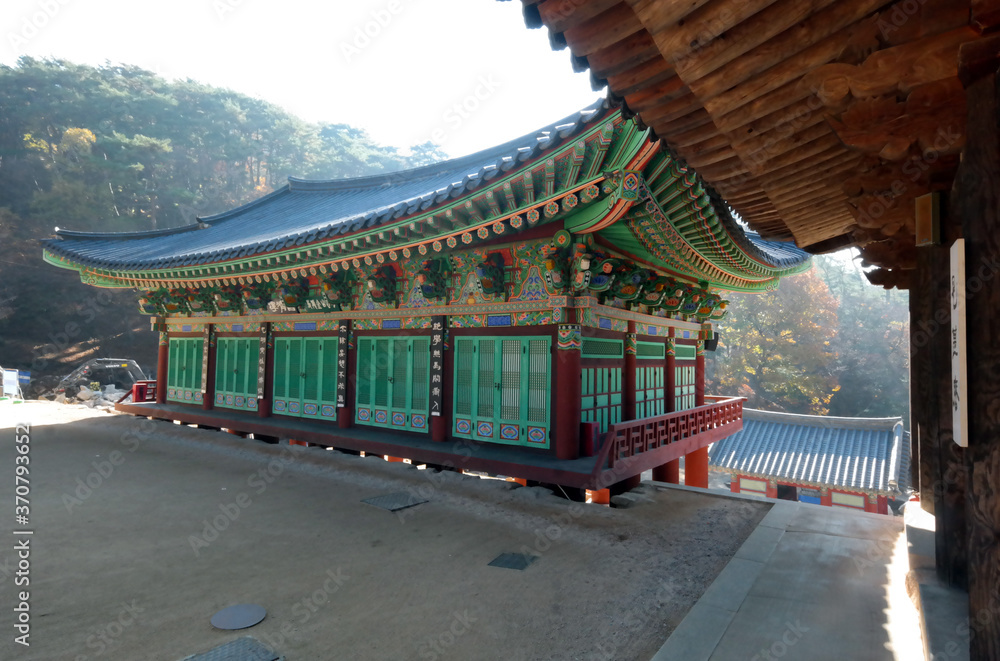 Obraz premium South Korea Gimyongsa Buddhist Temple