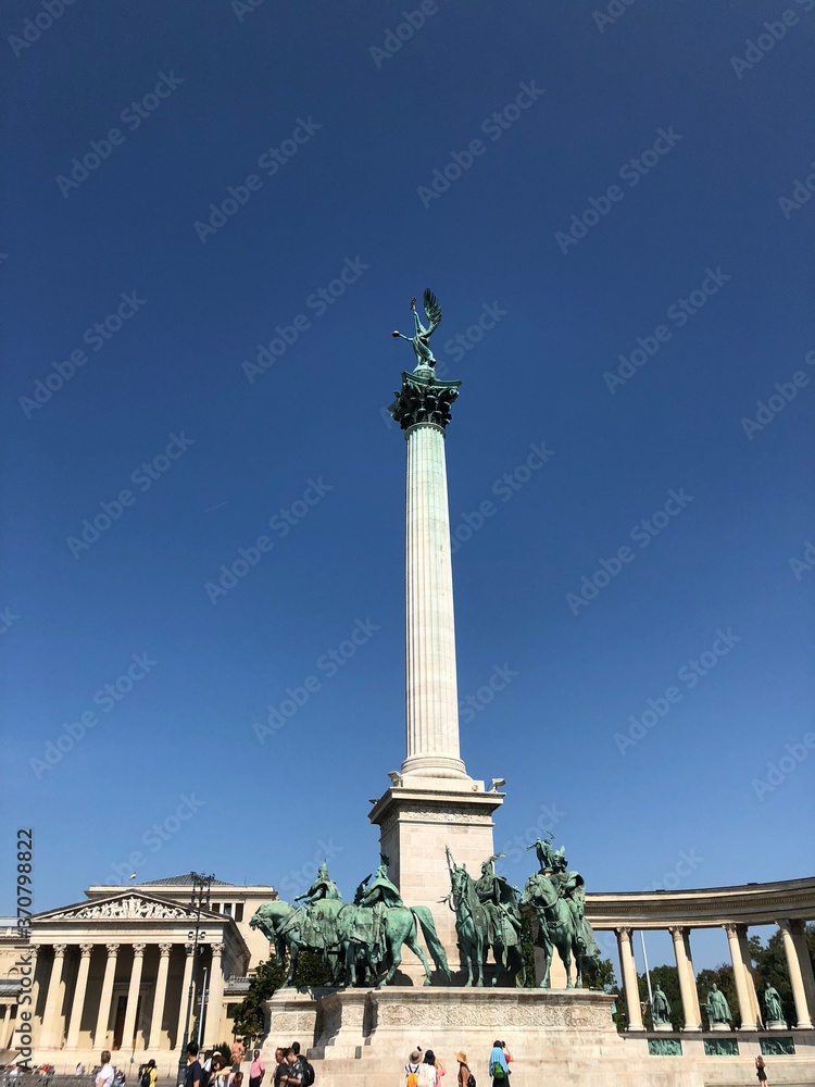 Obraz premium heroes square budapest