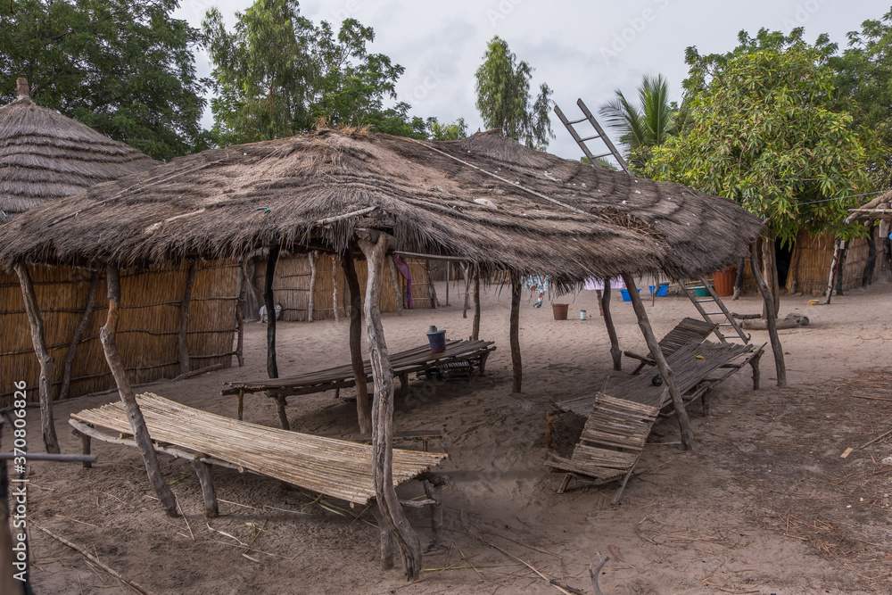 Centro de reuniones en un poblado de la isla de Sipo en Senegal