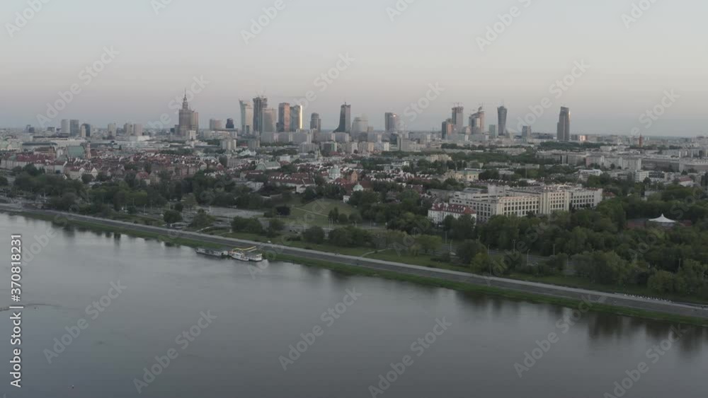 Warszawa, widok na miasto i Wisłę z lotu ptaka Warszawa, widok na miasto i Wisłę z lotu ptaka