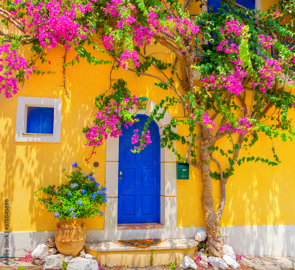 Fototapeta premium Old wooden door