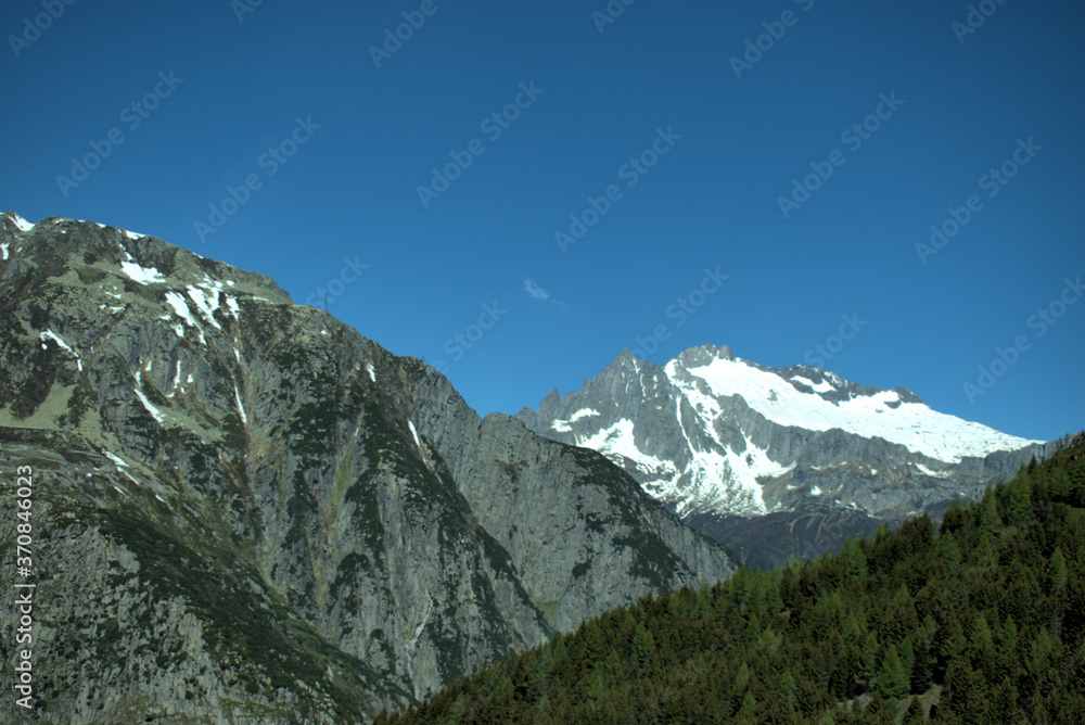 Bergpanorama am Oberalppass in der Schweiz 21.5.2020 Bergpanorama am Oberalppass in der Schweiz 21.5.2020