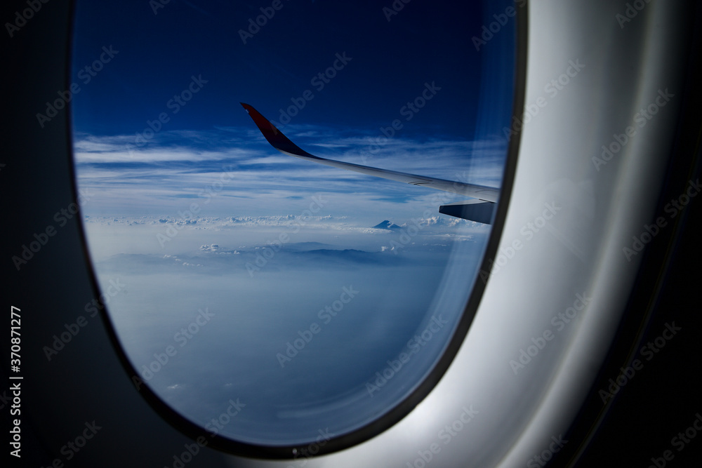 飛行機の窓から見る景色 飛行機の窓から見る景色