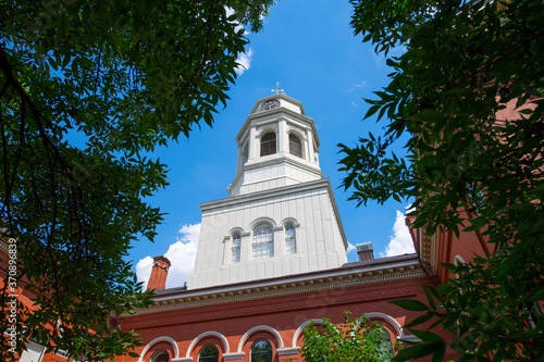 Fotografía Holy Cross Polish Church on Third Street at Otis Street in Cambridge, Massachusetts MA, USA