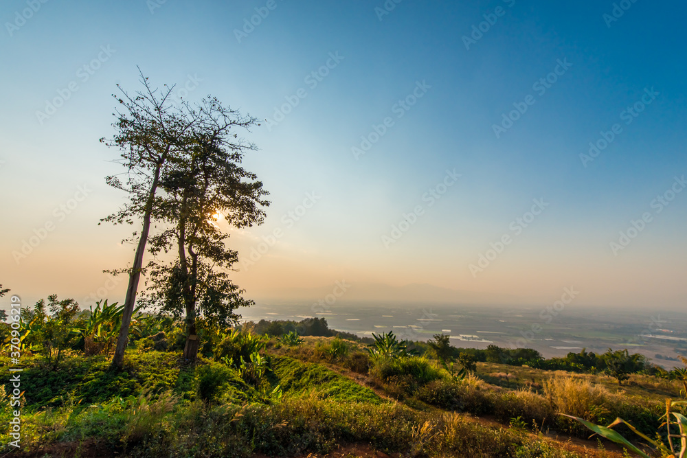 Naklejka premium Scenery photos on a clear day.24