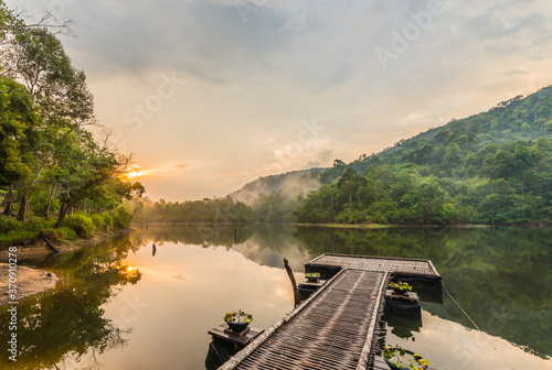 Morning at the edge of the reservoir.10