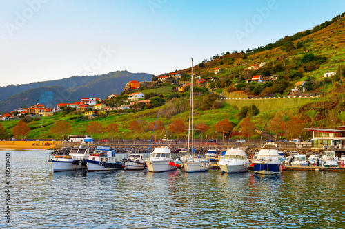 Marina yachts mountains Mad...
