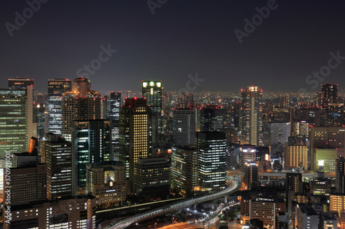 梅田スカイビルから大阪キタエリアの夜景 © funny face
