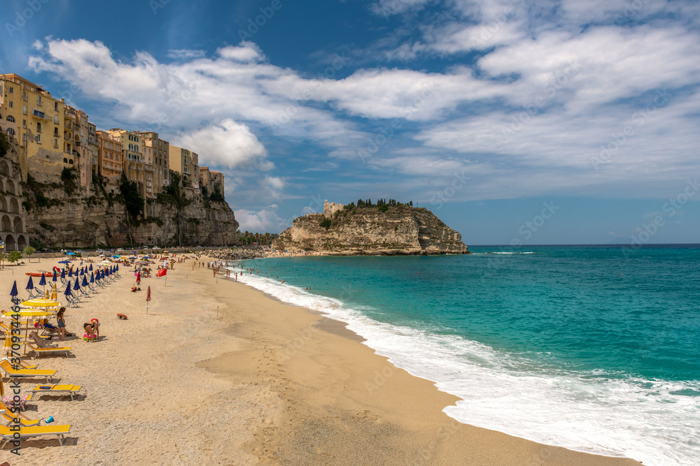 Spiaggia della Rotonda, Santa Maria dell'Isola, Tropea, Calabria, Italy - obrazy, fototapety, plakaty 