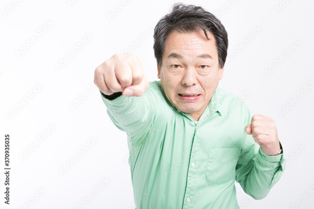 怒る男性 怒る男性