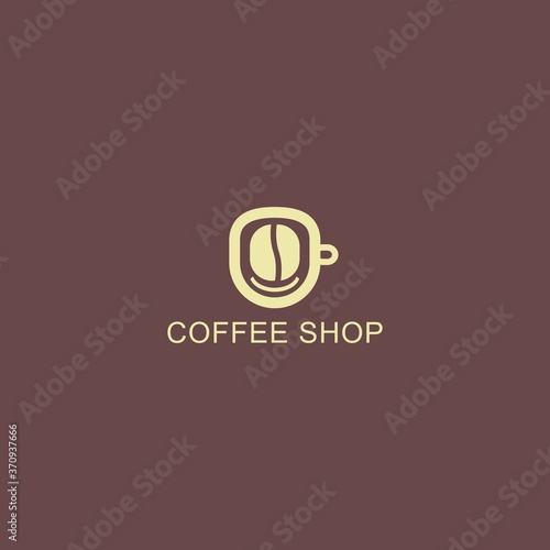 Coffee cup icon. Coffee shop logo. Simple natural home logo design, cafe or restaurant logo, coffee and tea shop for business.
