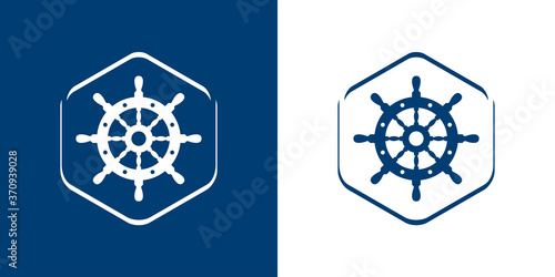 Logotipo estilo nautical. Icono plano timón en hexágono lineal en fondo azul marino y blanco
