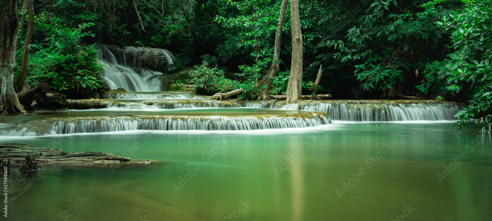Naklejka premium Panoramic Landscape of Huai Mae Khamin Waterfall in National Park, Kanchanaburi, Thailand