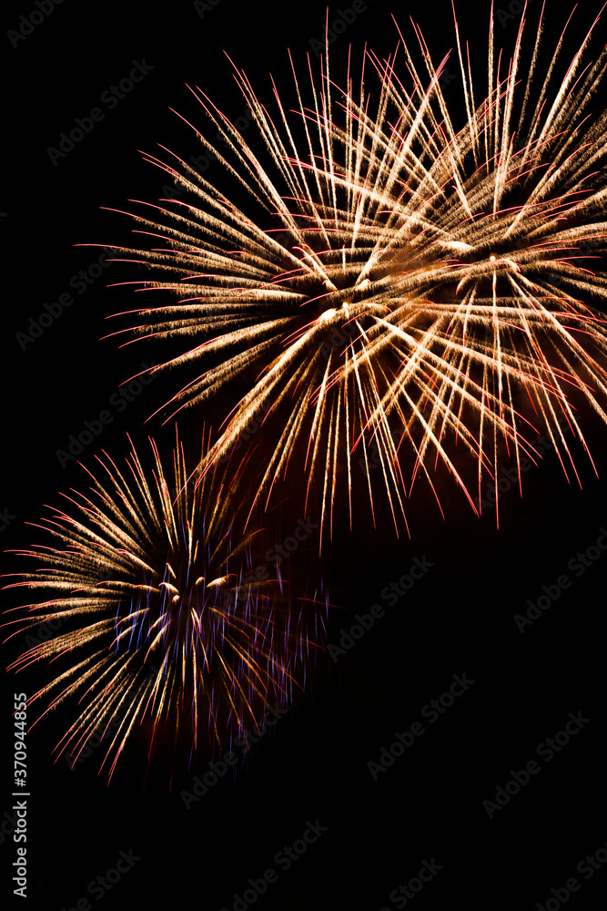Obraz premium Amazing fireworks show in the dark sky