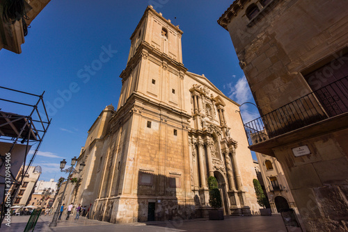 Basilica de Santa Maria, siglo XVII, fachada principal obra del escultor Nicolas de Bussy,barroco valenciano, Elche, Comunidad Valenciana