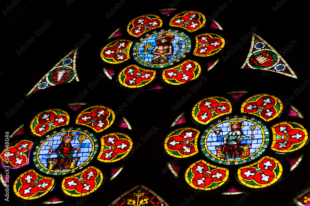 vitrales originales de la Edad Media, Catedral de Friburgo ,edificio de estilo gótico, Friburgo de Brisgovia, Germany, Europe