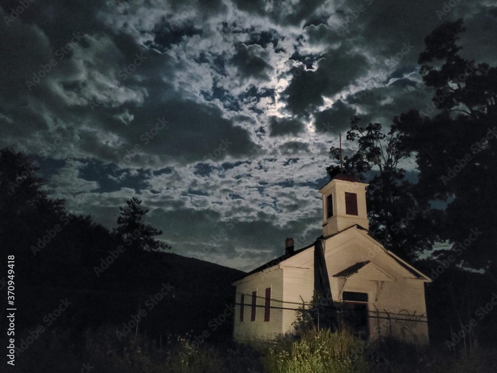 Fototapeta premium Abandoned church at night