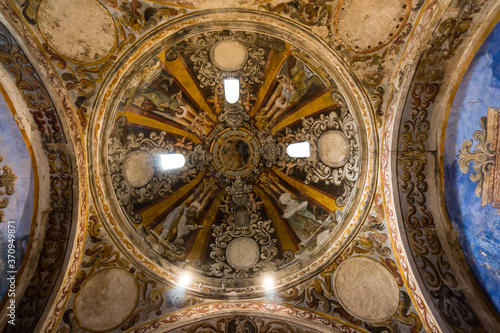 c  pula con los cuatro evangelistas   iglesia  del siglo XVI  santuario de origen romanico de Santa Mar  a de la Nuez   municipio de B  rcabo   Huesca   Arag  n  cordillera de los Pirineos  Spain  