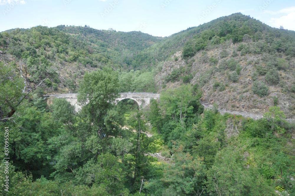 le paysage du train de l’Ardèche