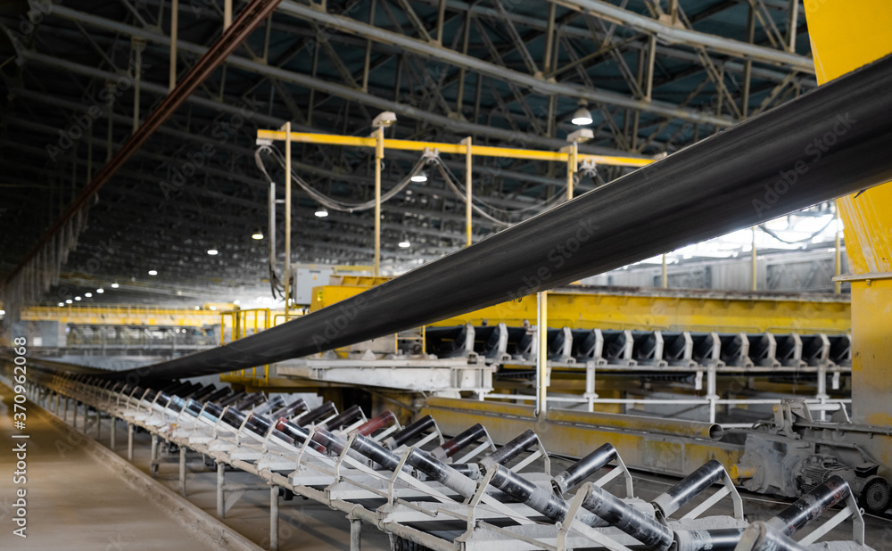 factory- belt conveyor with stones factory- belt conveyor with stones