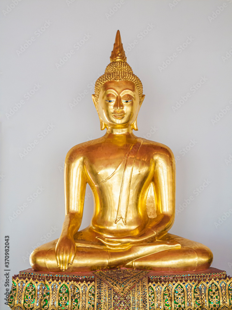 Gold Buddha statue at Wat Pho, Bangkok, Thailand Gold Buddha statue at Wat Pho, Bangkok, Thailand