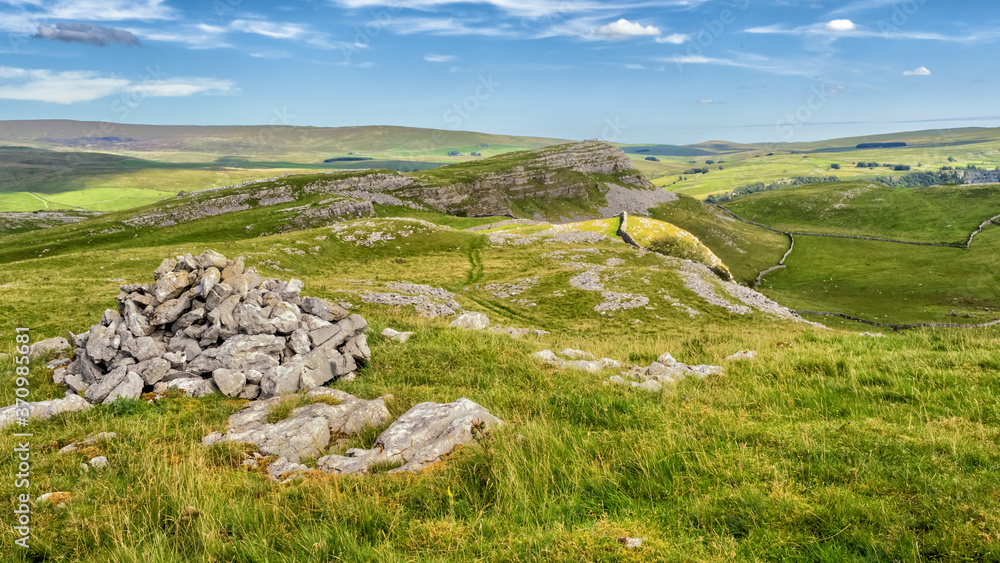 Smearsett Scar is a summit in the Yorkshire Dales – Southern Fells region or range in England. Smearsett Scar is 363 metres high.