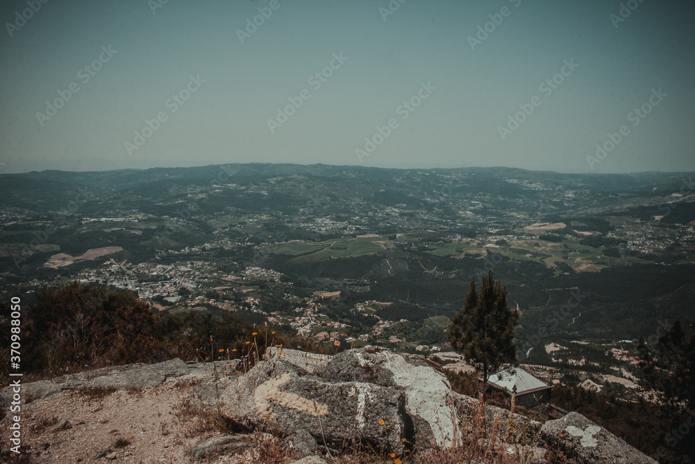 Obraz premium a paisagem de uma vila