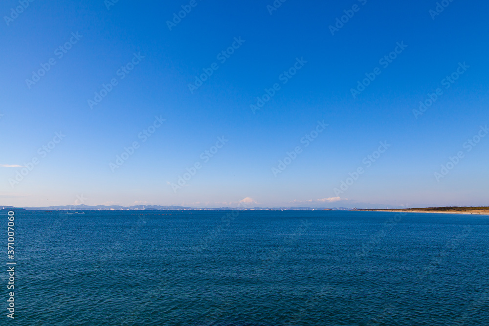 Fototapeta premium 晴れた冬の海 