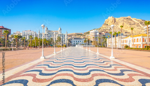 Tableau sur toile Alicante resort city view, Spain