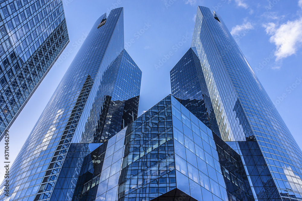 Generale Foto de View of Societe Generale headquarter (SG) in La Defense ...
