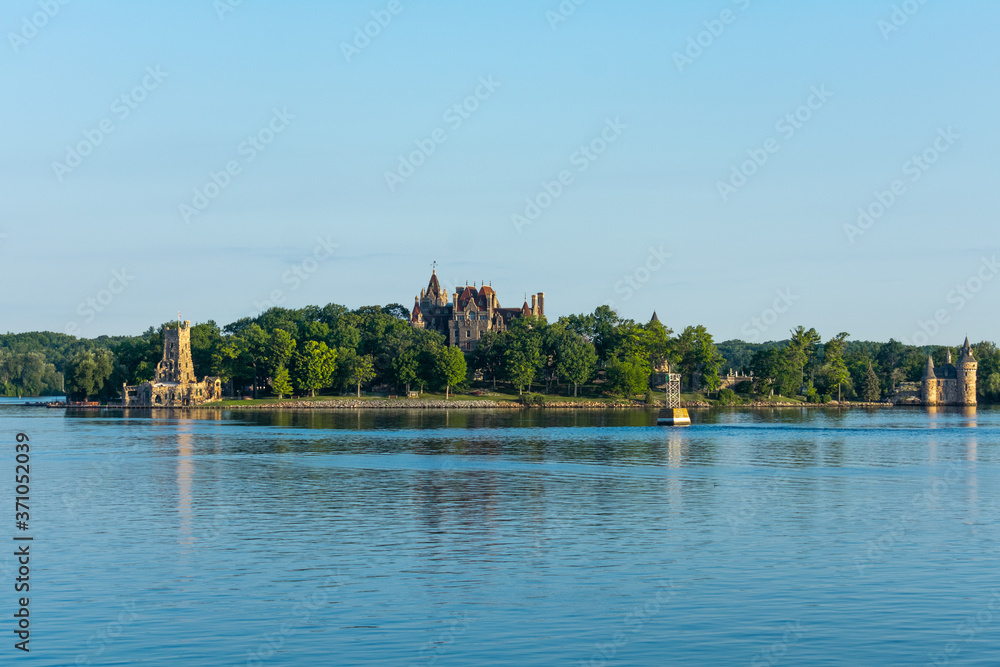 Obraz premium Castle on the river