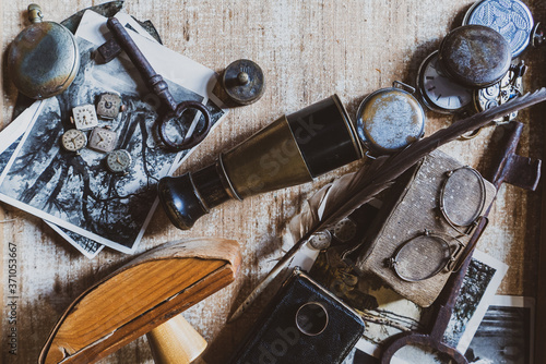 collectible vintage antique accessories and rarities
