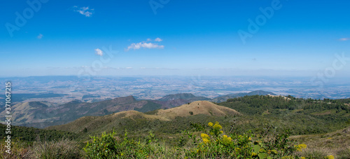 panoramic view of the Para  ba Valley  from the viewpoint of Pico de Itapeva  in the Serra da Mantiqueira. Campos do Jord  o