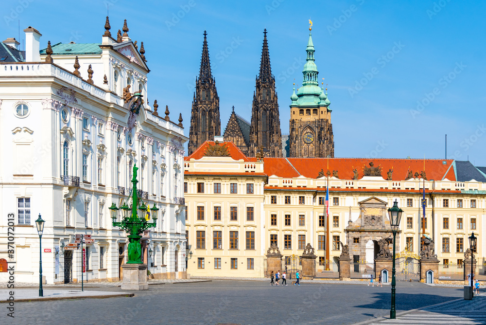 Obraz premium Plac Hradczany, Czechy: Hradcanske namesti, w Hradczanach, Praga, Republika Czeska