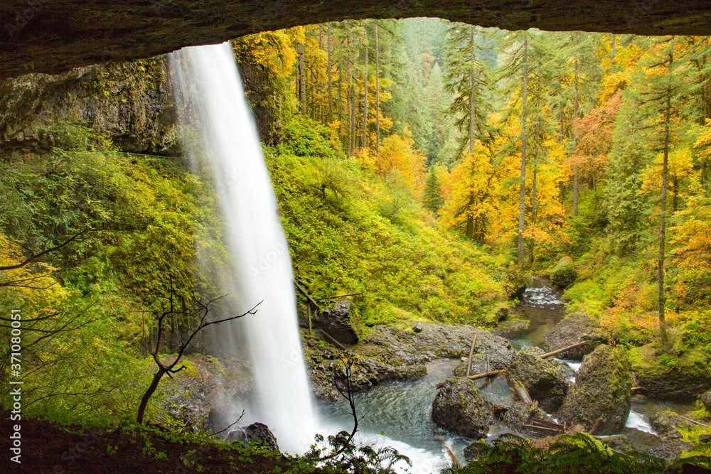 Middle north falls at Silver fall state park near Silverton, Oregon ...