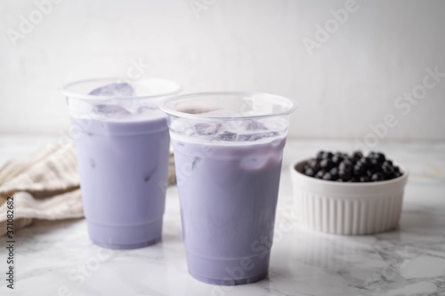 Billede på lærred taro potato iced tea with tapioca