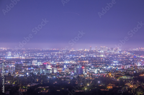 Los Angeles in the Evening © Hanyun