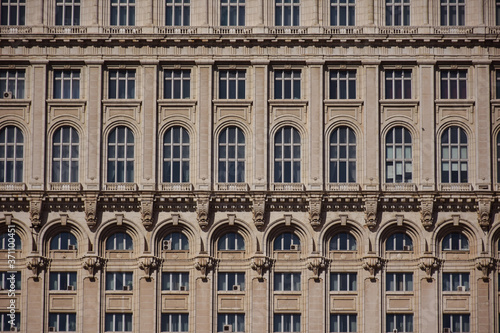 Obraz na płótnie detail of windows on the facade of the Palace of Parliament w salonie