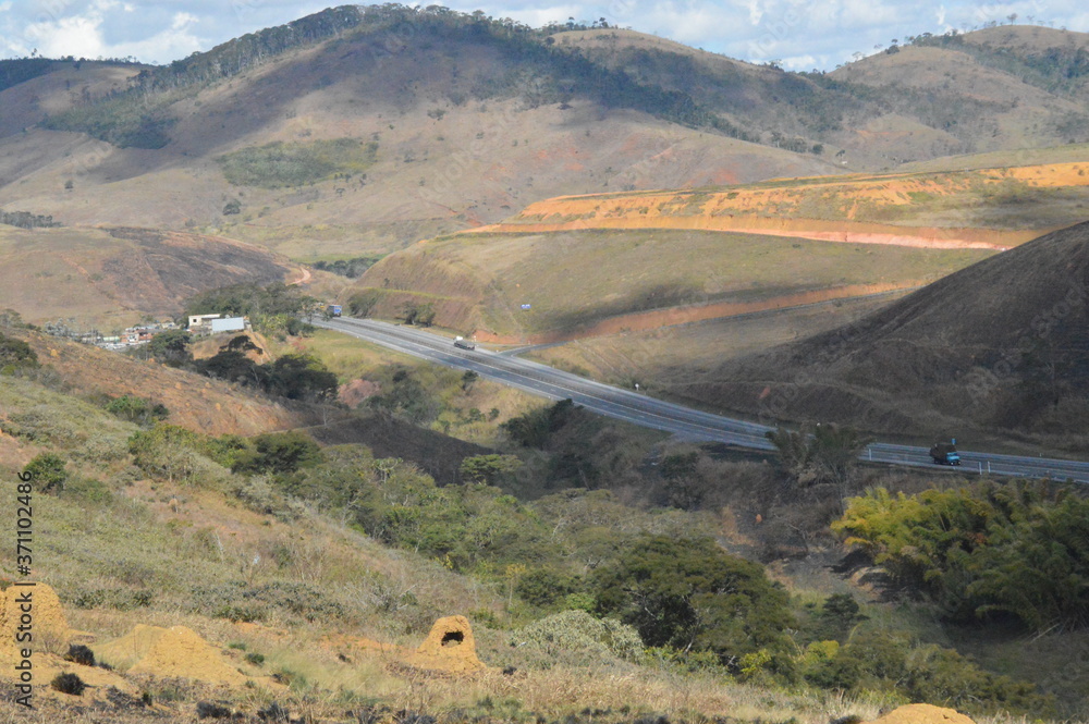 Naklejka premium road in the mountains