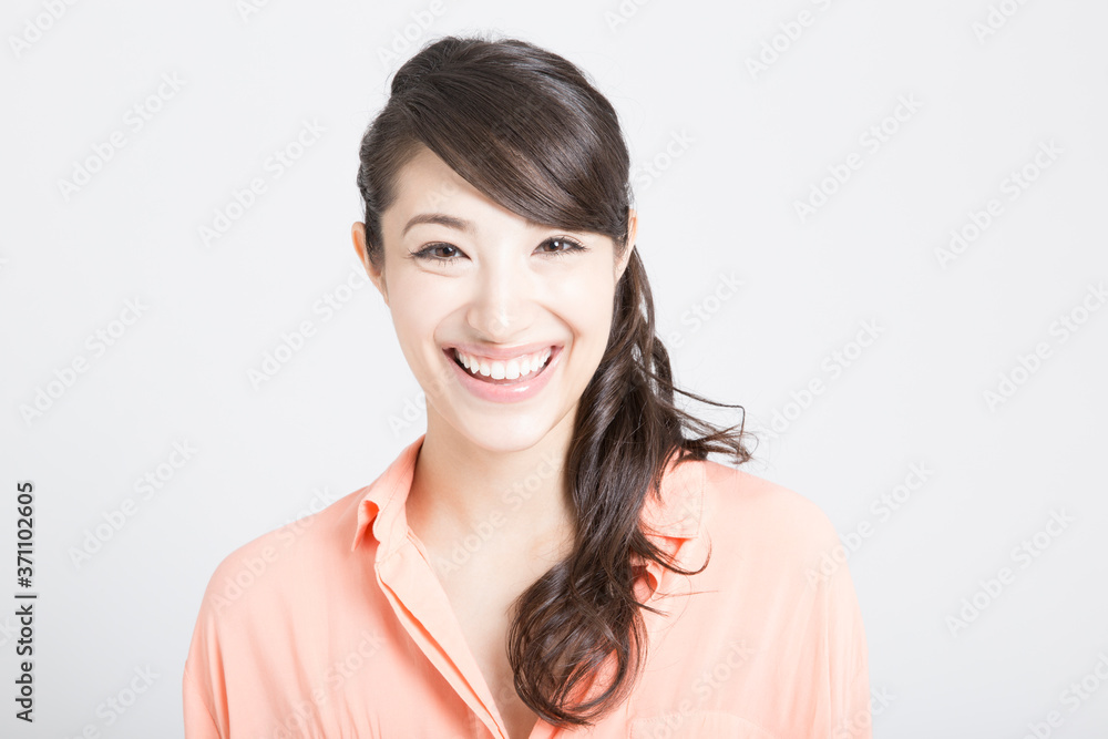 Obraz premium 笑顔の女性