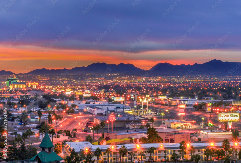 Fototapeta premium Las Vegas in the Evening