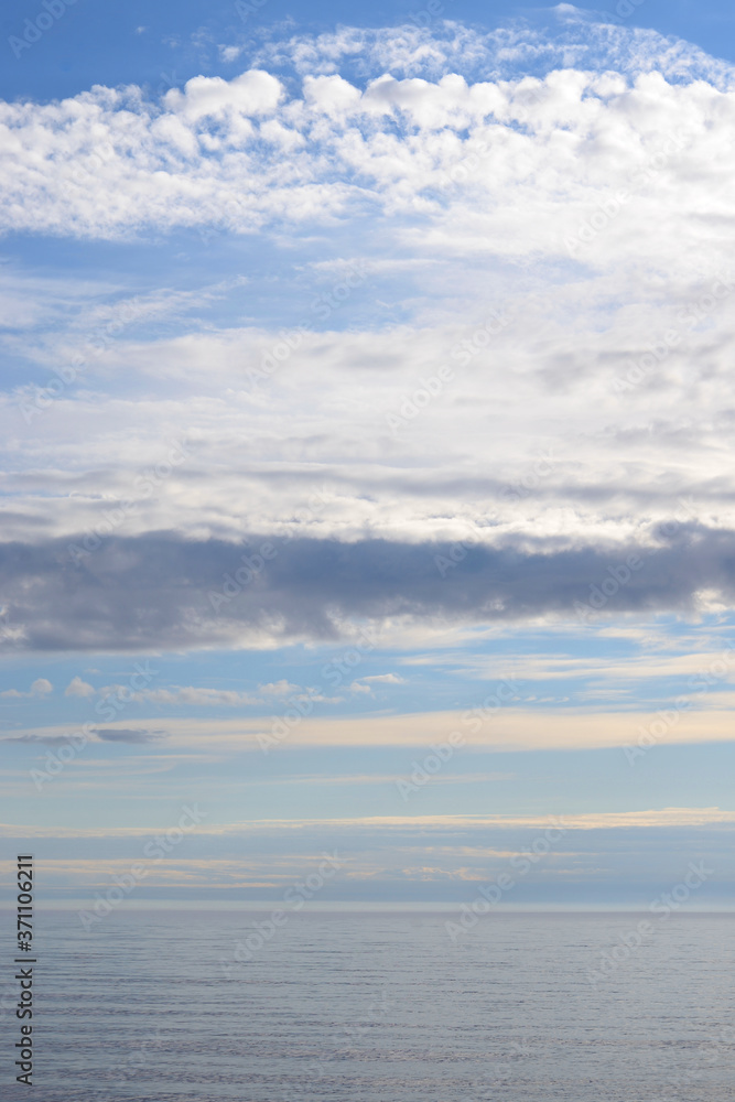 Obraz premium Lake at cloud day.