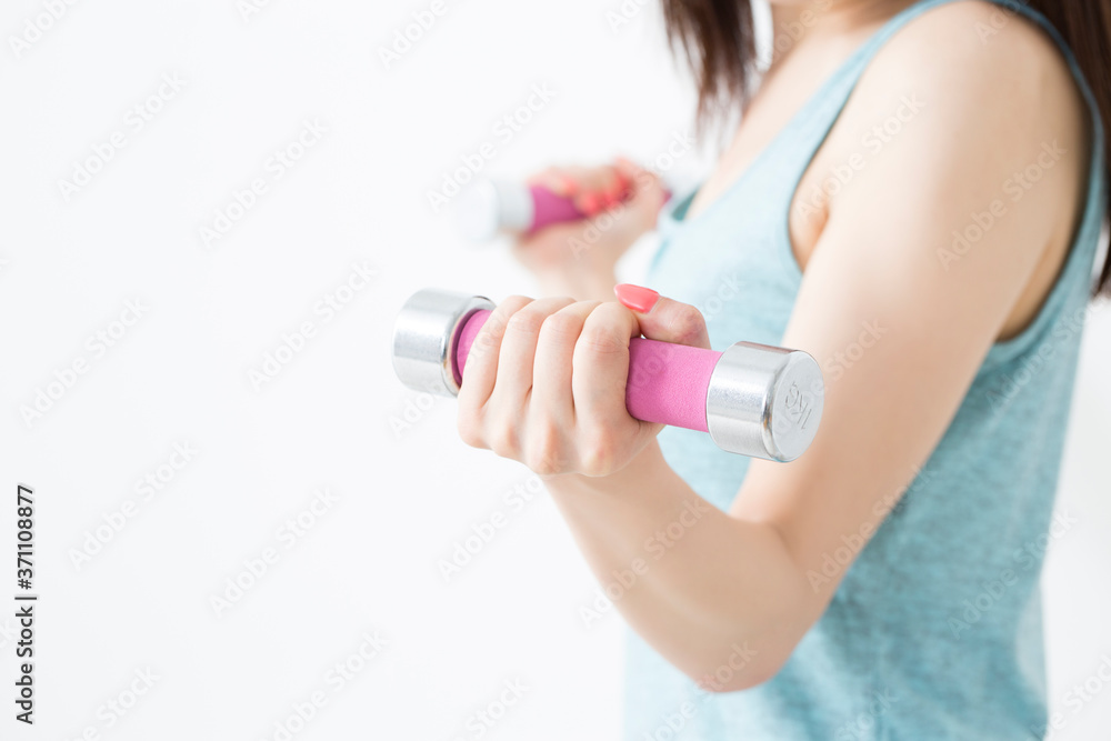 筋トレする女性 筋トレする女性